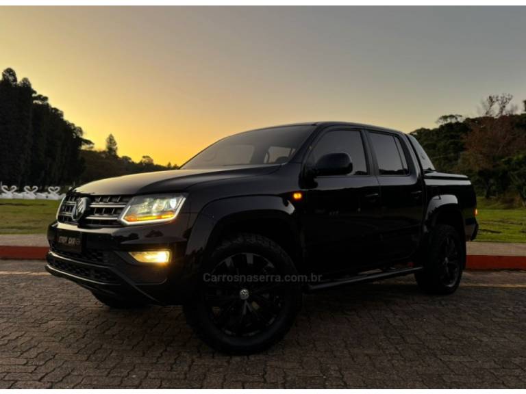 VOLKSWAGEN - AMAROK - 2023/2023 - Preta - R$ 234.900,00