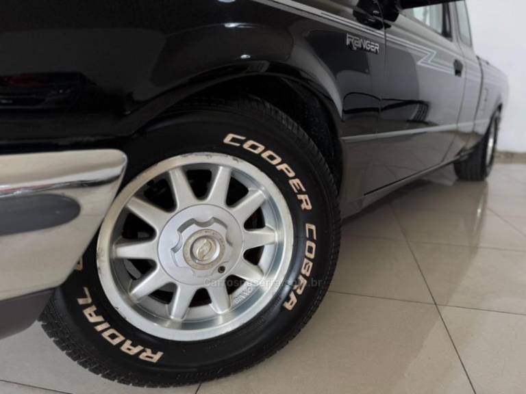 FORD - RANGER - 1995/1995 - Preta - R$ 89.900,00