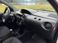 TOYOTA - ETIOS - 2020/2021 - Branca - R$ 73.900,00