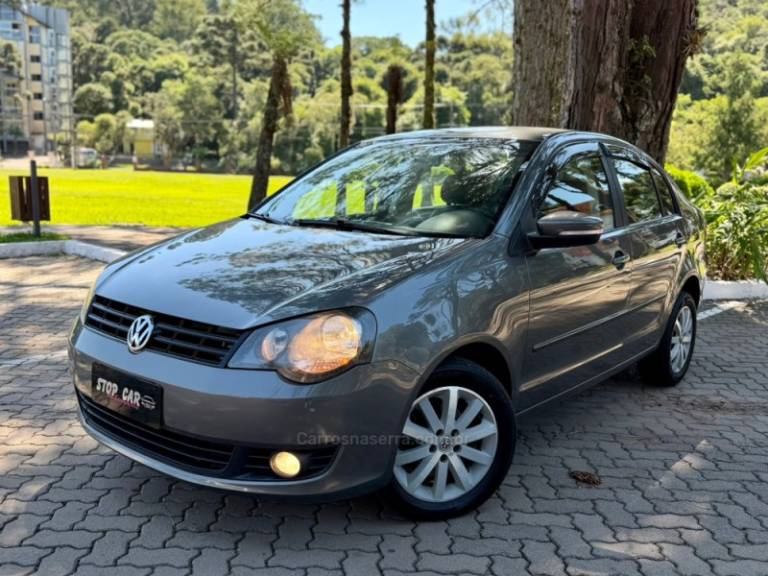 VOLKSWAGEN - POLO - 2011/2012 - Cinza - R$ 47.900,00