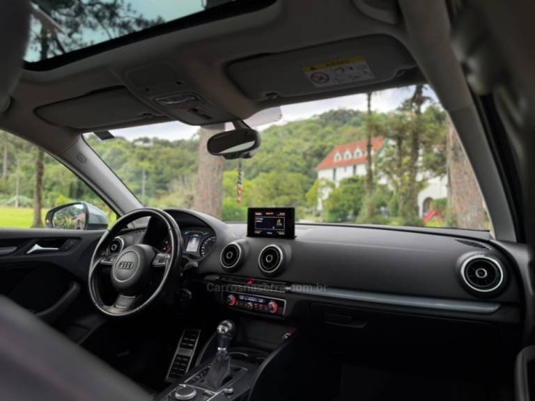 AUDI - A3 - 2015/2016 - Branca - R$ 99.900,00