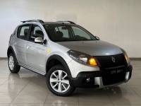 RENAULT - SANDERO - 2013/2014 - Prata - R$ 44.900,00