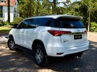 TOYOTA - HILUX SW4 - 2018/2019 - Branca - R$ 194.900,00