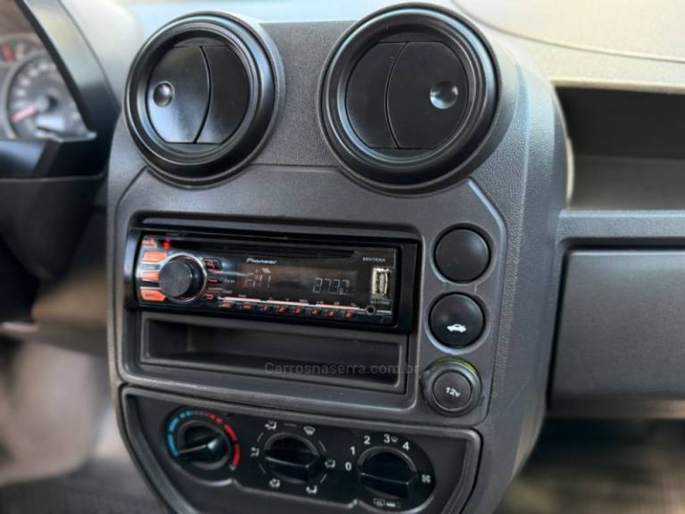 FORD - KA - 2012/2013 - Vermelha - R$ 27.900,00