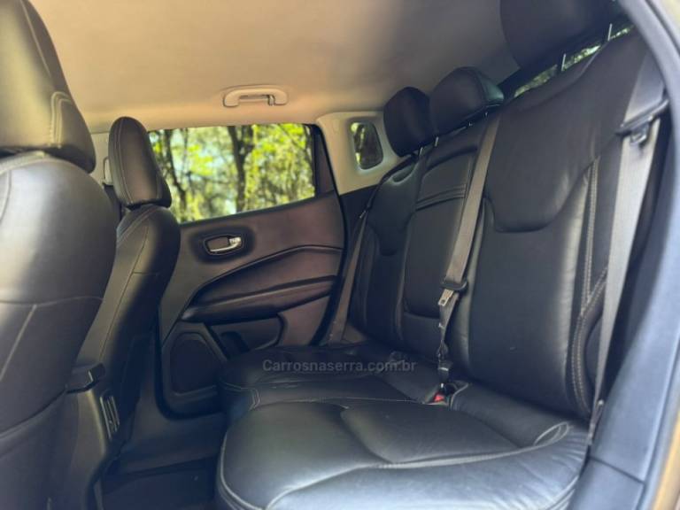 JEEP - COMPASS - 2017/2018 - Preta - R$ 96.900,00