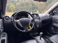 NISSAN - VERSA - 2016/2017 - Prata - R$ 63.900,00