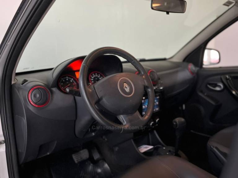 RENAULT - SANDERO - 2013/2014 - Prata - R$ 44.900,00