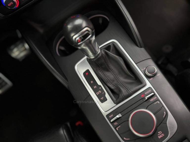 AUDI - A3 - 2015/2016 - Branca - R$ 99.900,00