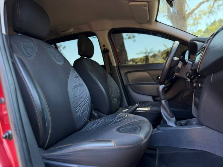 RENAULT - SANDERO - 2014/2015 - Vermelha - Sob Consulta