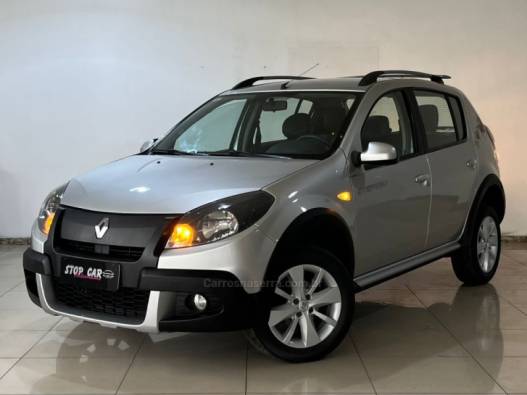 RENAULT - SANDERO - 2013/2014 - Prata - R$ 44.900,00
