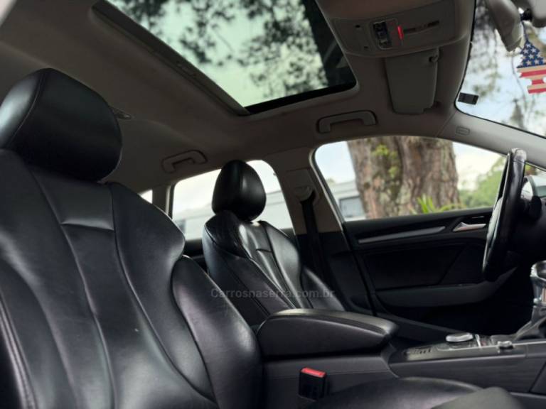 AUDI - A3 - 2015/2016 - Branca - R$ 99.900,00