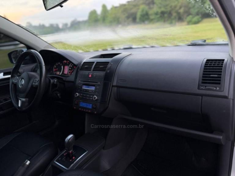 VOLKSWAGEN - POLO - 2012/2013 - Prata - Sob Consulta
