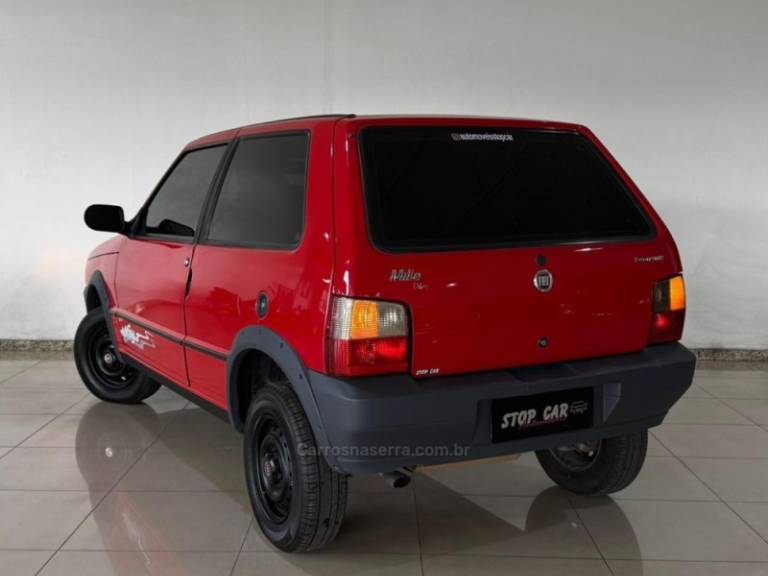 FIAT - UNO - 2012/2013 - Vermelha - R$ 27.900,00