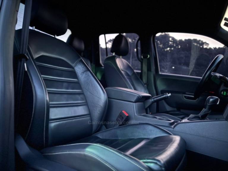 VOLKSWAGEN - AMAROK - 2023/2023 - Preta - R$ 234.900,00