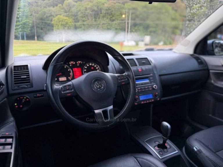 VOLKSWAGEN - POLO - 2012/2013 - Prata - Sob Consulta