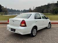 TOYOTA - ETIOS - 2020/2021 - Branca - R$ 73.900,00