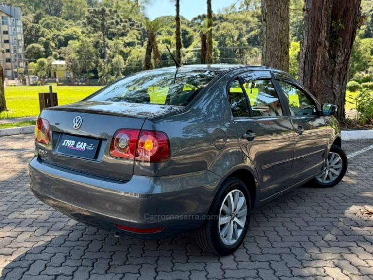 VOLKSWAGEN - POLO - 2011/2012 - Cinza - R$ 47.900,00